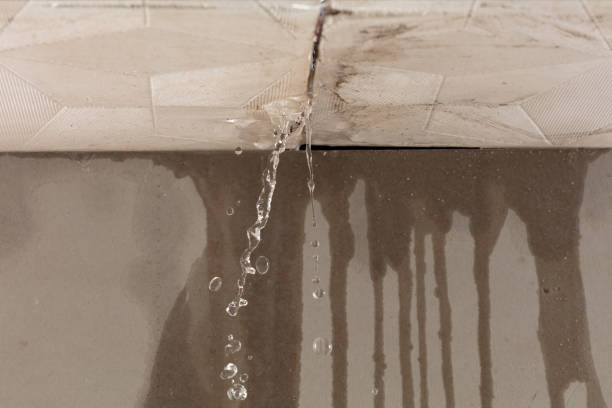 Professional Flood Damage Cleanup technician working in Jefferson, OR